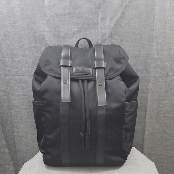 MioMojo Orlando Black nylon recycled backpack minimalist Vegan leather